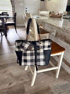 Blue & White Plaid Tote with Gold Accent includes wristlet